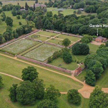 The Walled Garden At Woodhall Estate Хартфорд Экстерьер фото